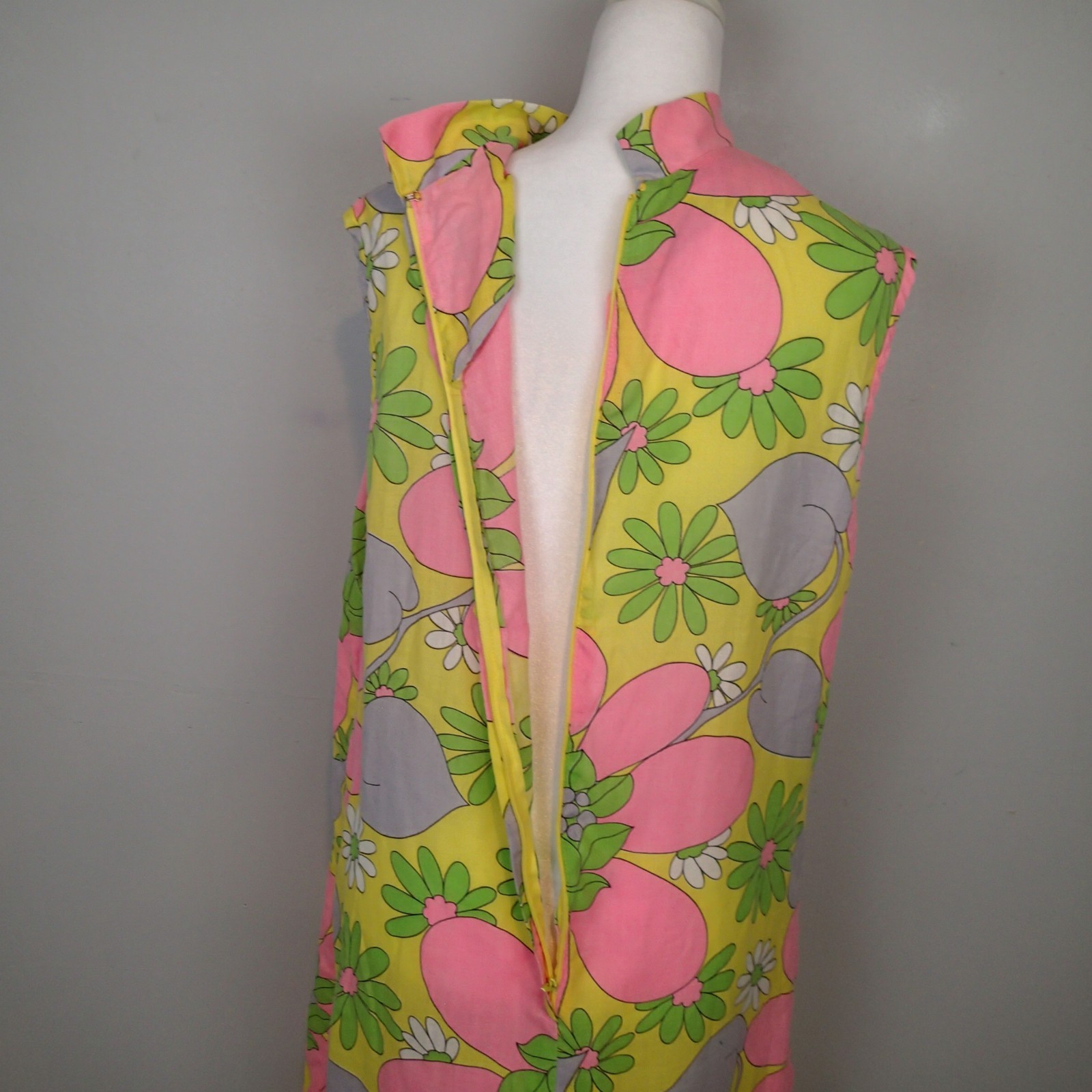 vtg 1960’s Dress Shift Mod Sleeveless Bright Floral yellow Pink green m/l