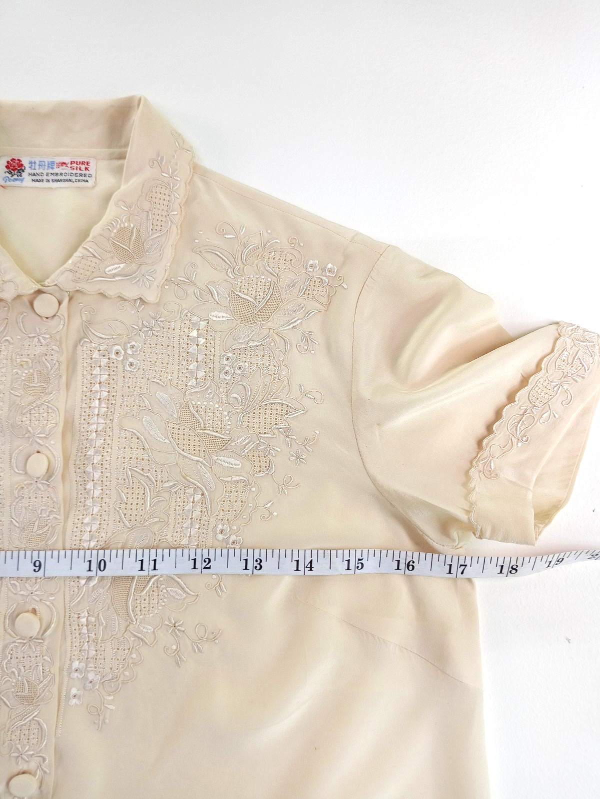 VTG Peony 100% Pure Silk Blouse S Hand Embroidered Swatow Cutwork Ivory China
