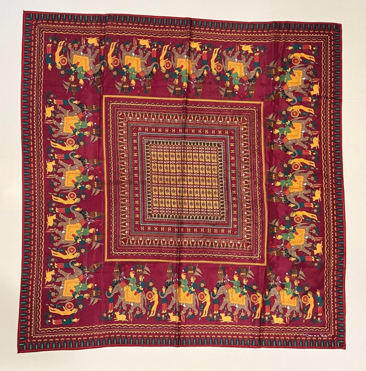 Vtg OSCAR DE LA RENTA 100% SILK SCARF 30-1/2″ x 31″
