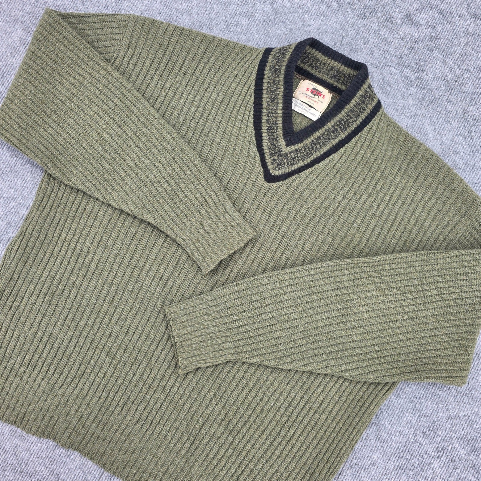Vintage Steins Mens Olive Green Lambswool Blend Ribbed V-Neck Sweater Large