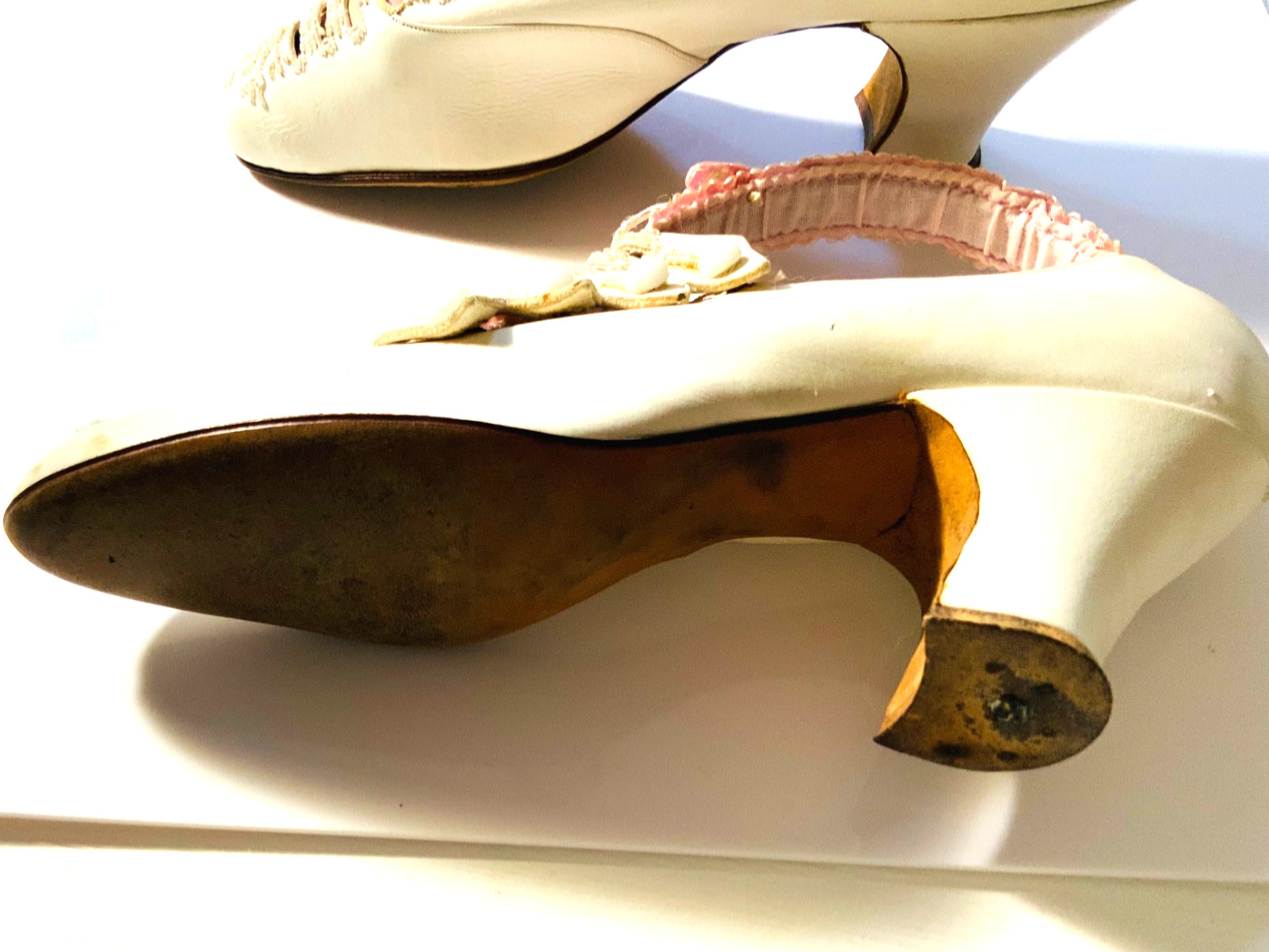 WOW ANTIQUE WEDDING Shoes LEATHER/STRAPPY / BUTTONS INCREDIBLE BEADING 2 1/2 B