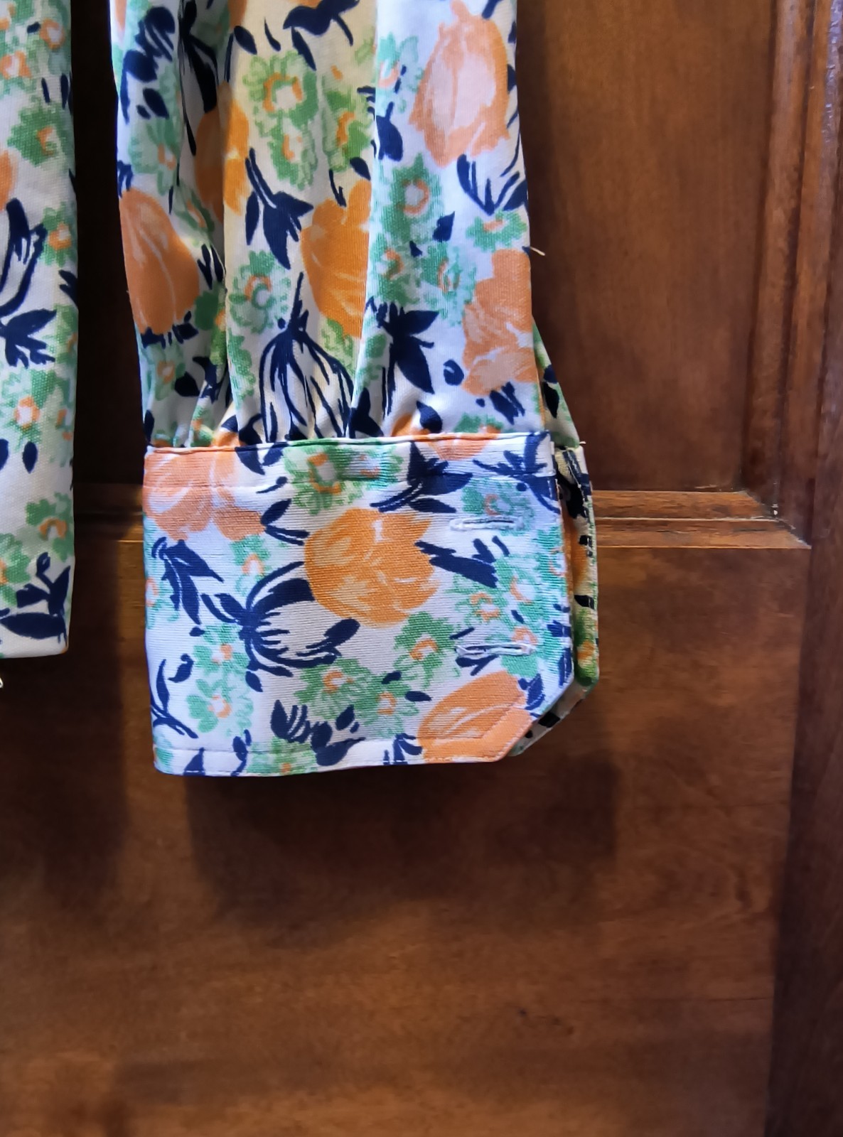 Women’s vintage Hooper blouse, delightful tulip print, made British Hong King