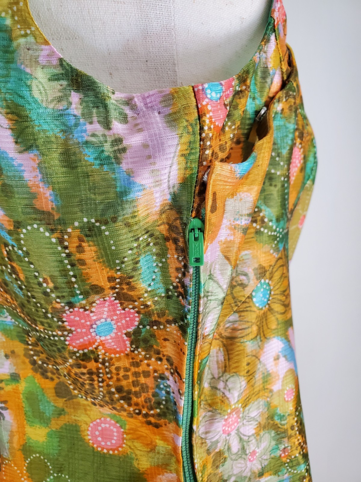 Vintage 1960s Cheongsam Dress Qipao Mid Century Mod Chinese Taiwan Floral