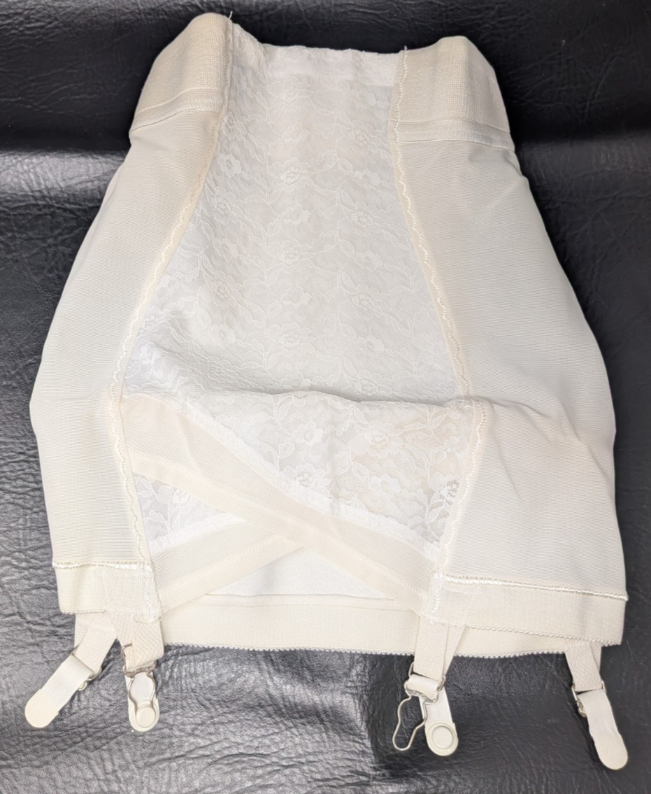 Vintage 1962 Sarong Small 25-26 White Open Bottom Criss Cross Pull On Girdle 424