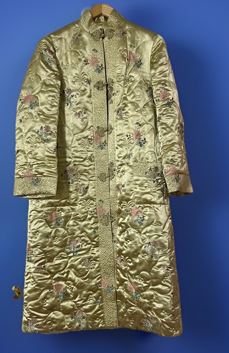 Vintage 1980s Mandarin Chinese Coat Embroidered Silk- Opulent Luxury!