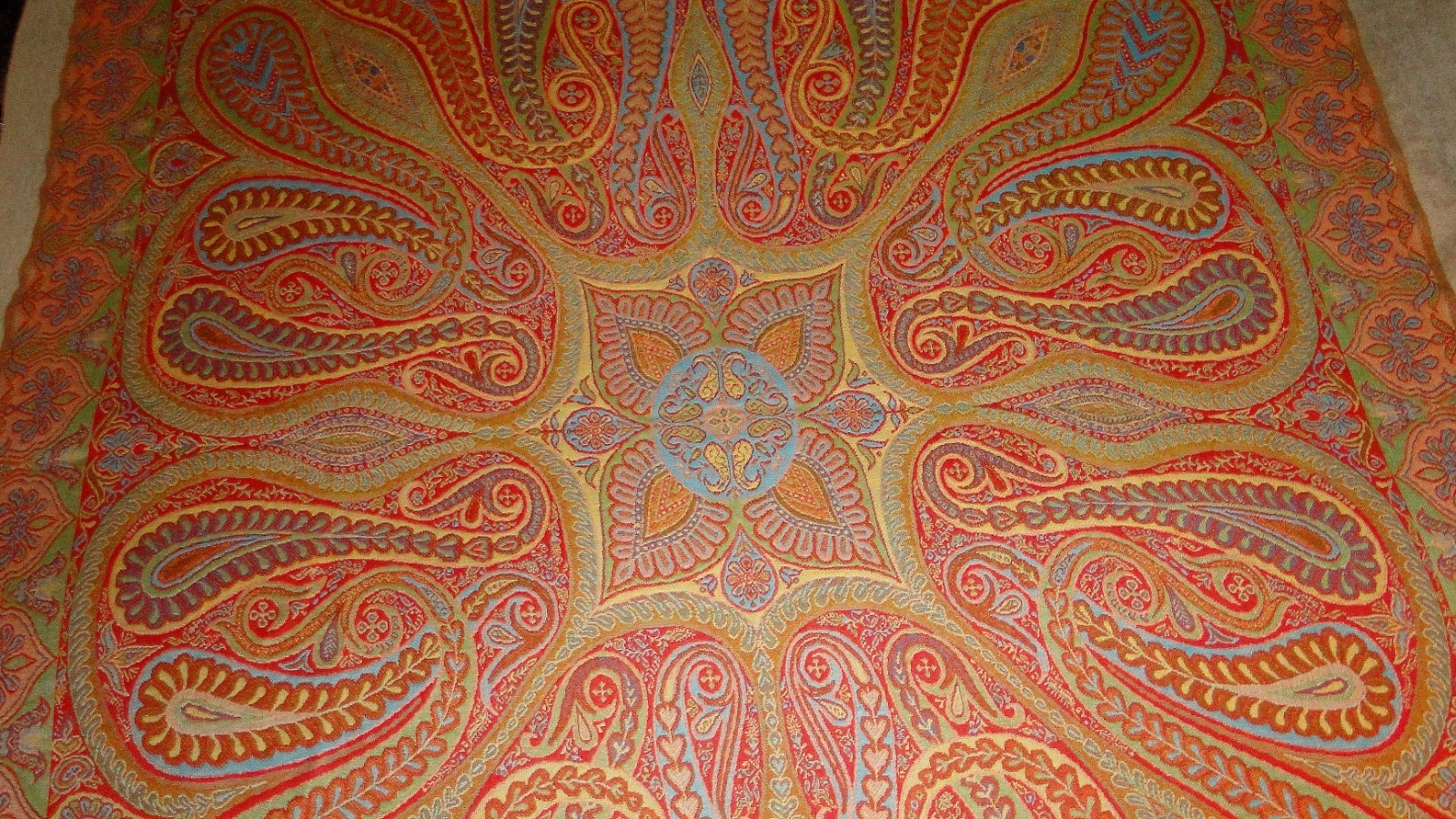 Elegant Vintage Paisley Wool Shawl Large Scarf or Throw Fringe India