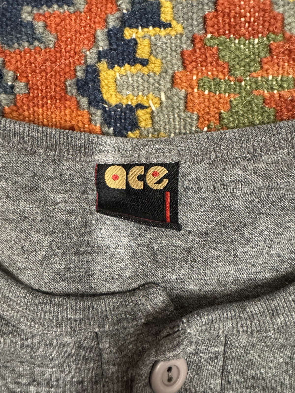 Size L – Vintage Ace Henley Raglan Baseball Tee Shirt Gray Black 3/4 Sleeve