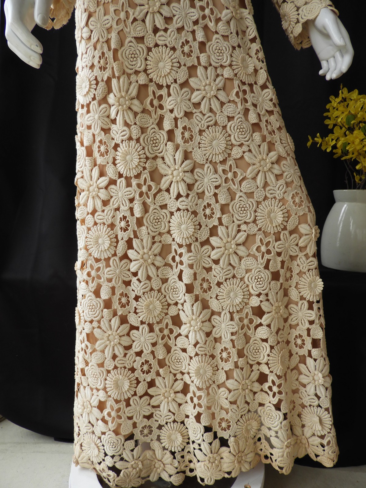 RARE 1940’s Off-White Crochet Floral Lace Full Length Dress|Millie Parnis NY sz