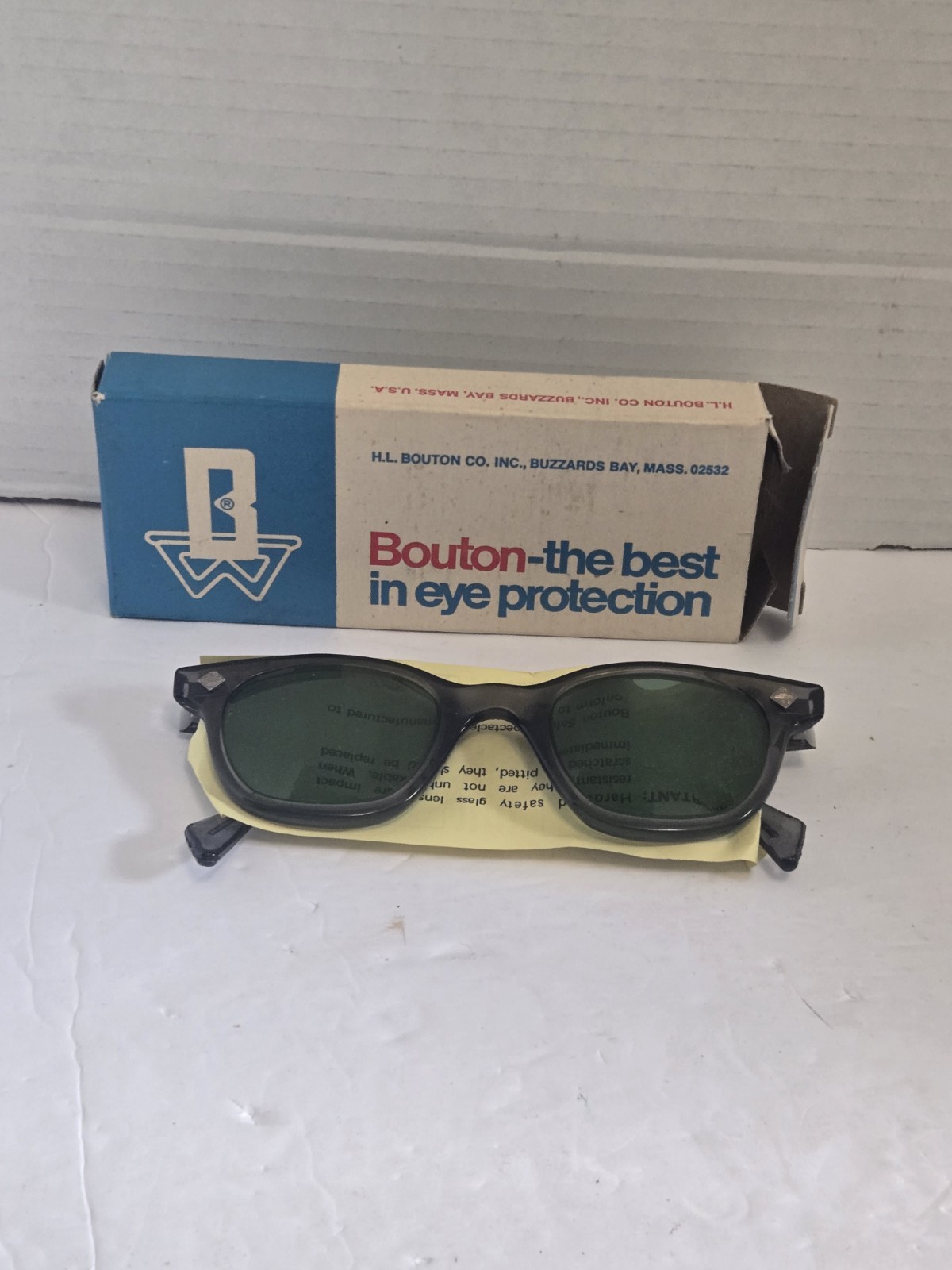 BOUTON U-FIT 5948U Smoke Safety Glasses Dark Green Lenses NOS