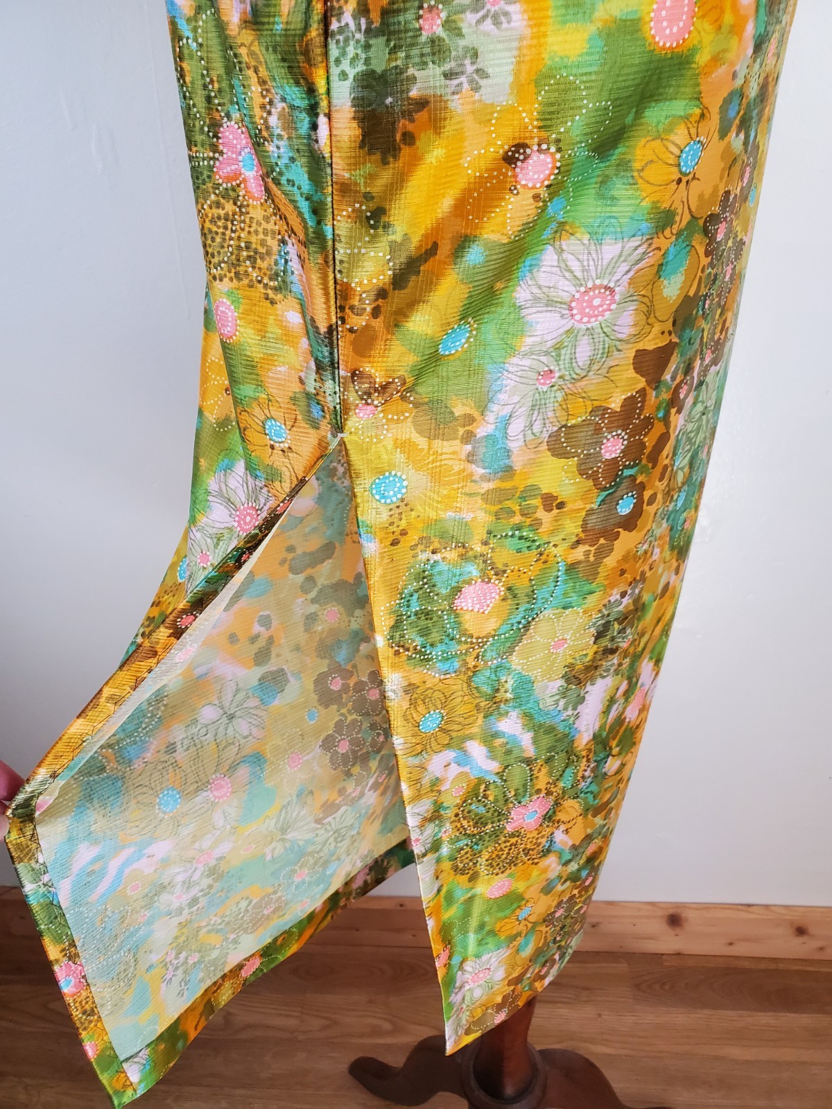 Vintage 1960s Cheongsam Dress Qipao Mid Century Mod Chinese Taiwan Floral