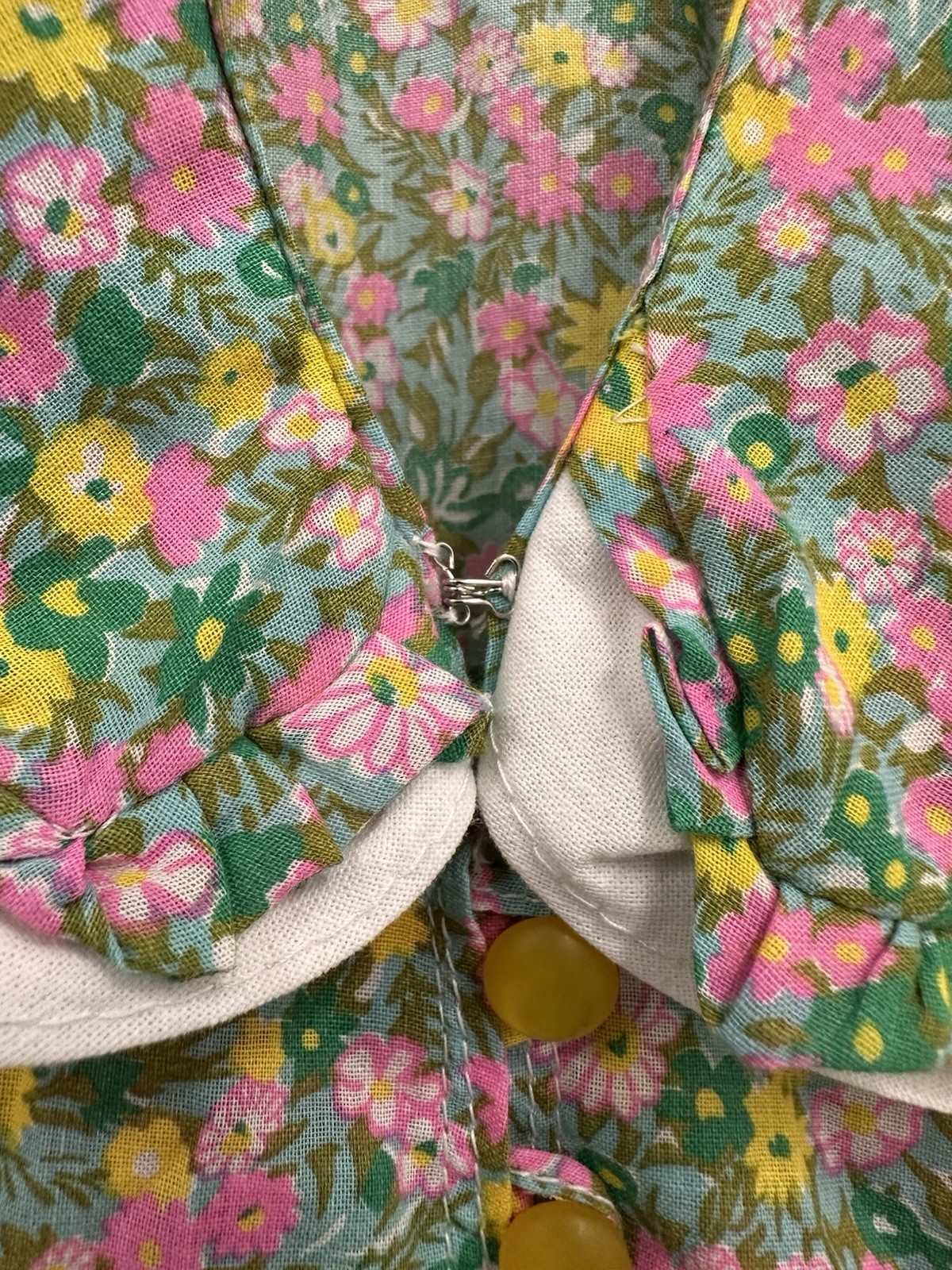 60s Vintage Women’s Multicolor Floral Collared Short Sleeve Blouse handmade