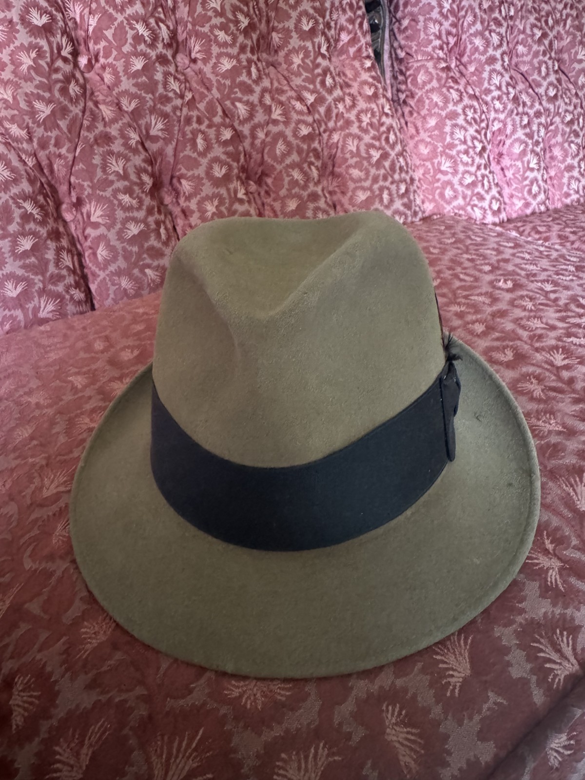 Vintage Dobbs Fifth Avenue New York Fedora Hat Brown Fur Felt w/ Feather 7 1/8