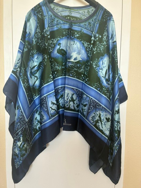 FINE COMO SILK PONCHO BY PIERANGELO MASCIADRI BELLAGIO ITALY- RAINERIS