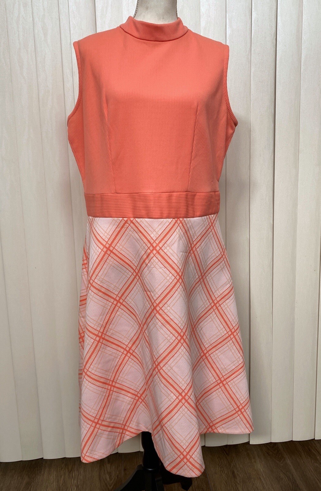 Vintage 50s 60s Sleeveless Salmon Plaid Polyester Dress Size 22.5 Mock Neck