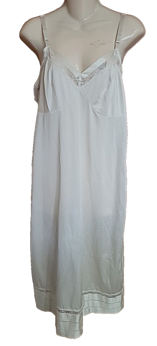 Lorraine Slip Women’s Tall 38 Beige 100% Antron Nylon Full Dress Slip Lace Detai