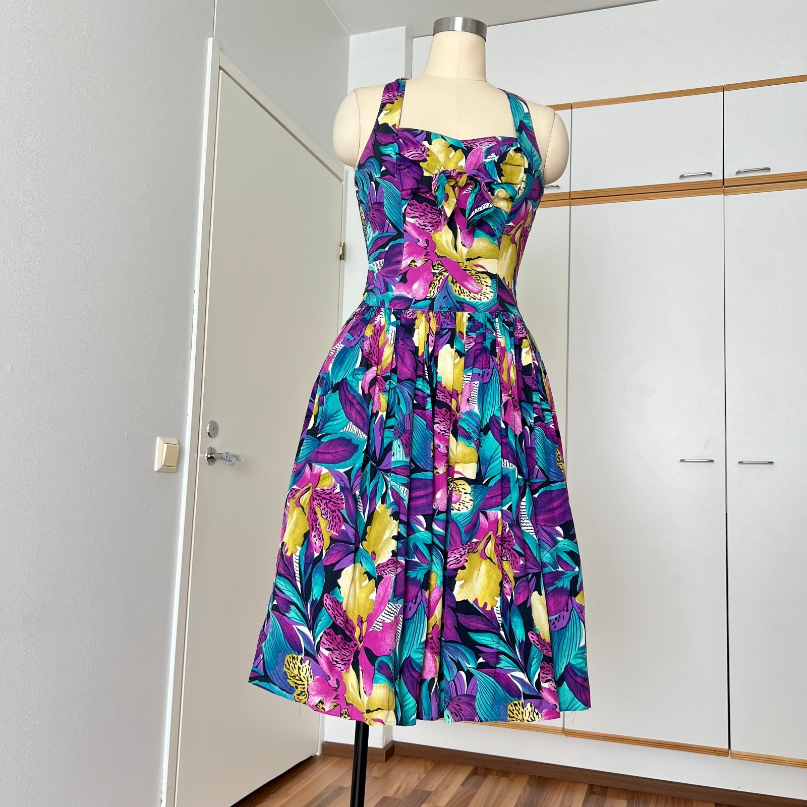 1980s West German Tropical Print Halter Neck Midi Dress Rockabilly 80s Does 50s