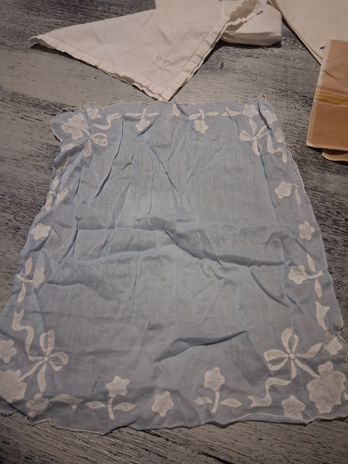 Lot of 17 Ladies Assorted Beautiful Handkerchiefs Vintage