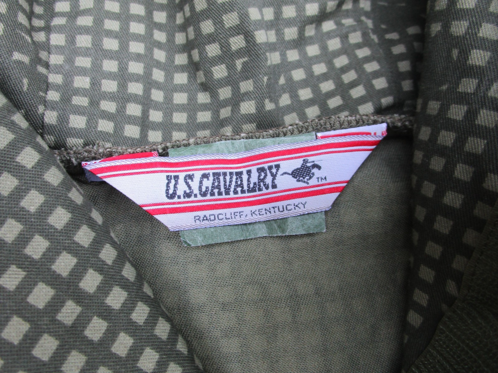 U.S. CAVALRY ARMY MILITARY DESERT NIGHT CAMO HOODED PULLOVER SZ. MEDIUM-REGULAR
