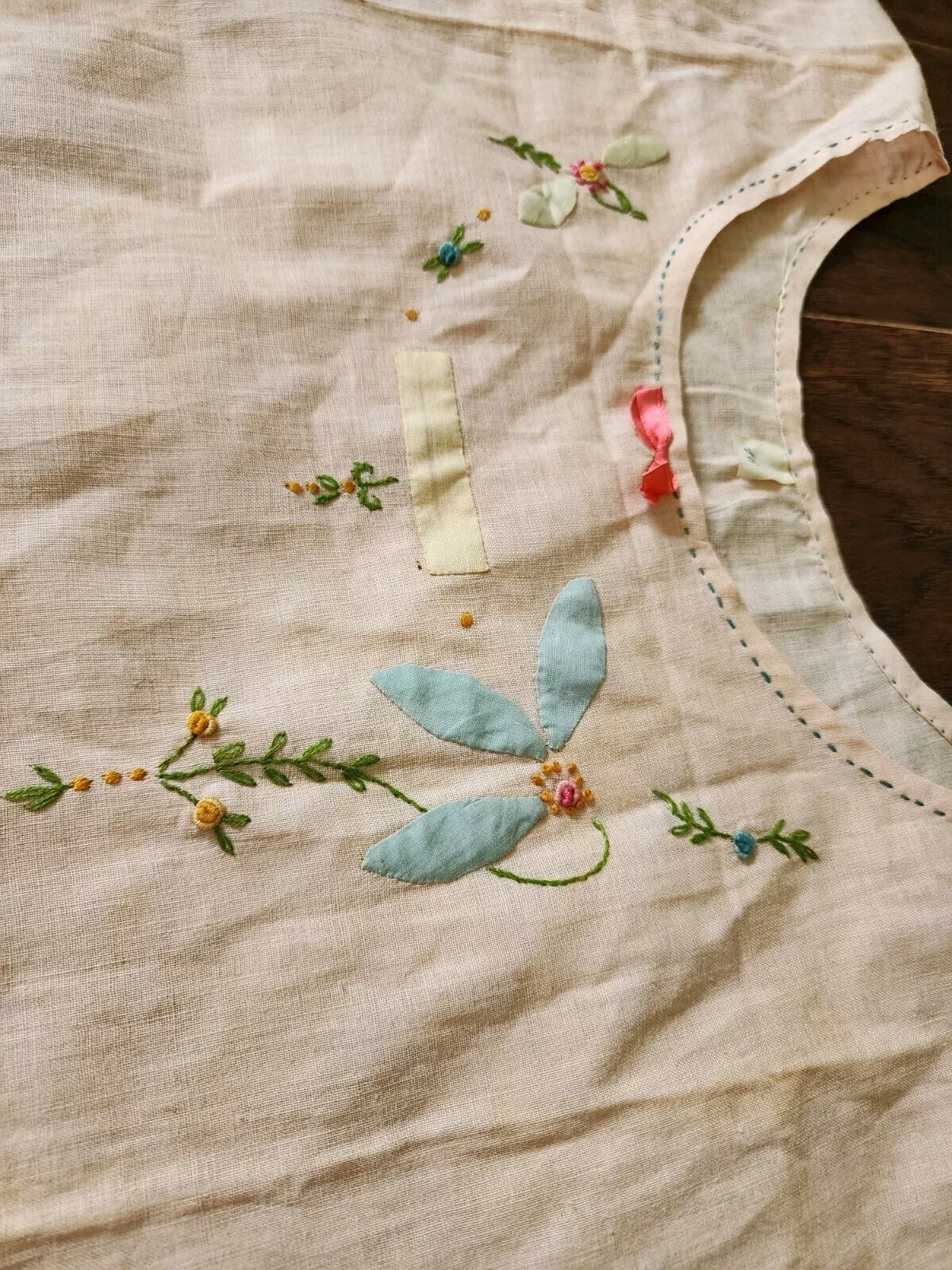Antique 1920s Deco Cotton/Linen Floral Embroidered Nightgown