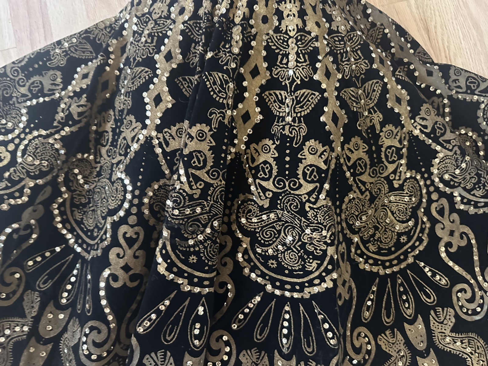 ✨ STUNNING 1950s VINTAGE BLACK FULL CIRCLE EMBELLISHED SKIRT ✨