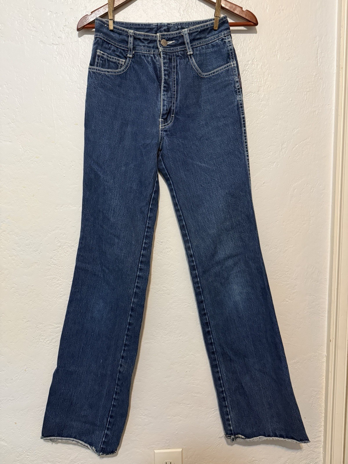 VTG 70s 80s Jordache Woman High Waist Flare Jeans 25 X 32 Made in HK Embroidered