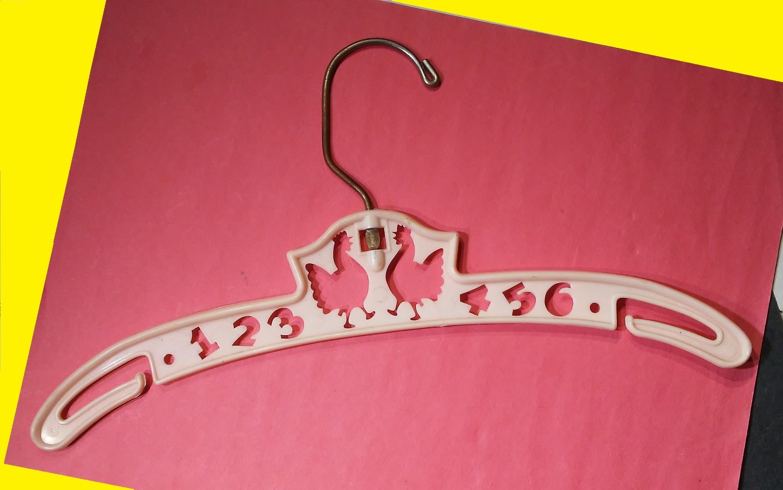 Vtg SPIEGEL Corp Baby / Kids Clothes Hangers – Roosters & 1,2,3,4,5,6