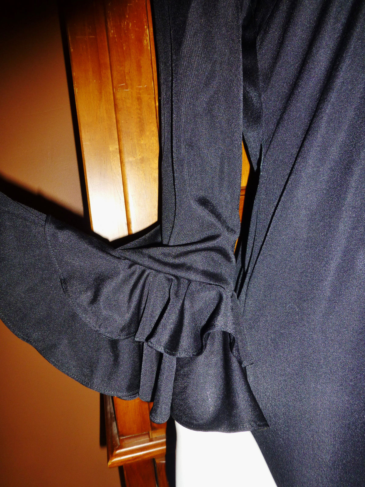 BARON PETERS Vtg 70s 80s Silky Jersey knit Ruffles Key Hole Cocktail Party DRESS