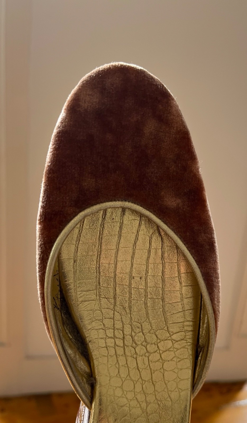 One of a Kind Vintage Shoes Women Velvet and Silk Size 7/12