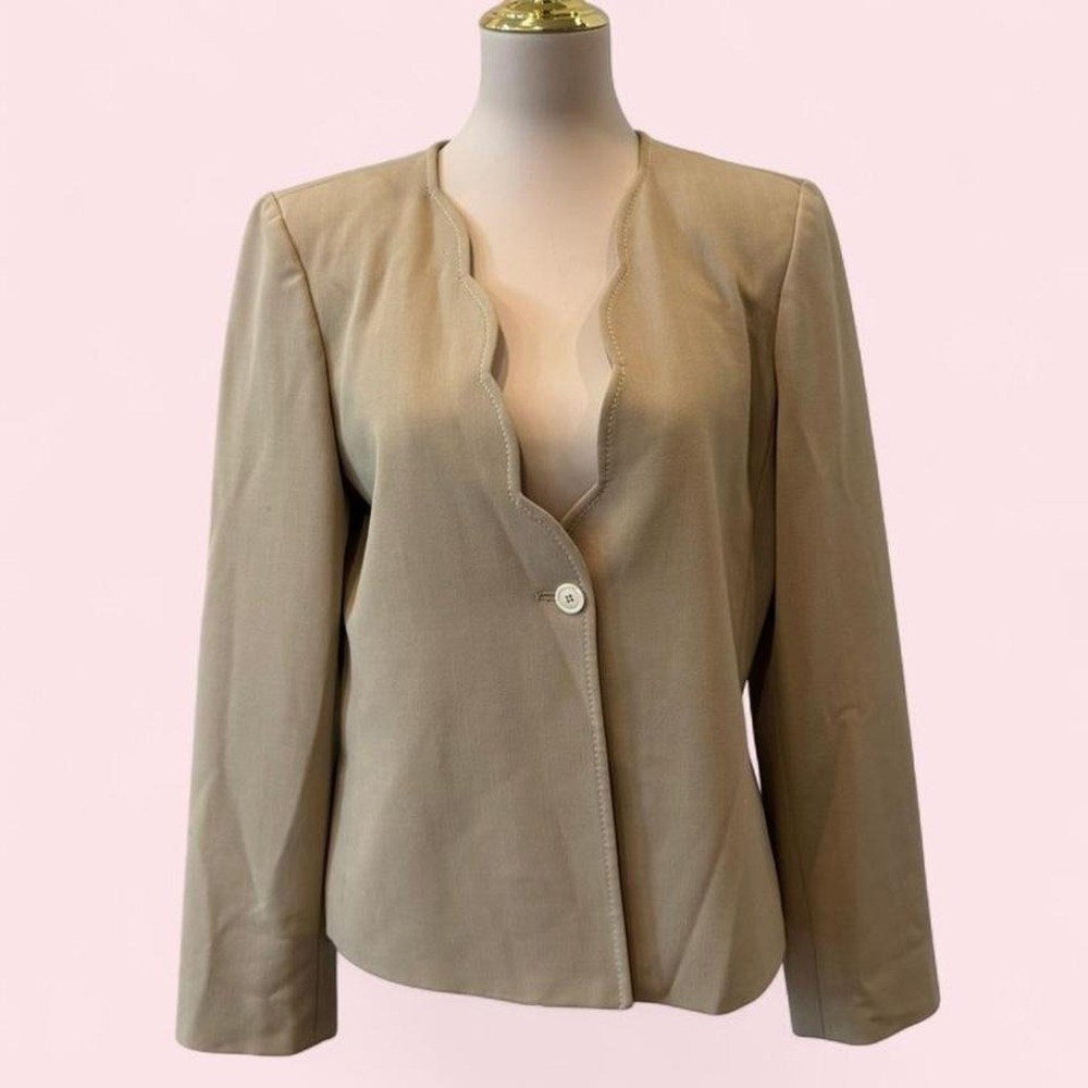 Vintage Harvé Benard Tan Single Button Blazer Scallop Neckline Size 10