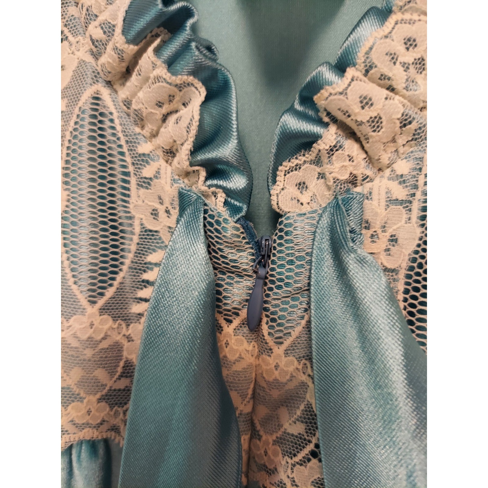 Vintage Donna Richard Gilligan O’Malley Blue Velour Lace Nightgown M Coquette