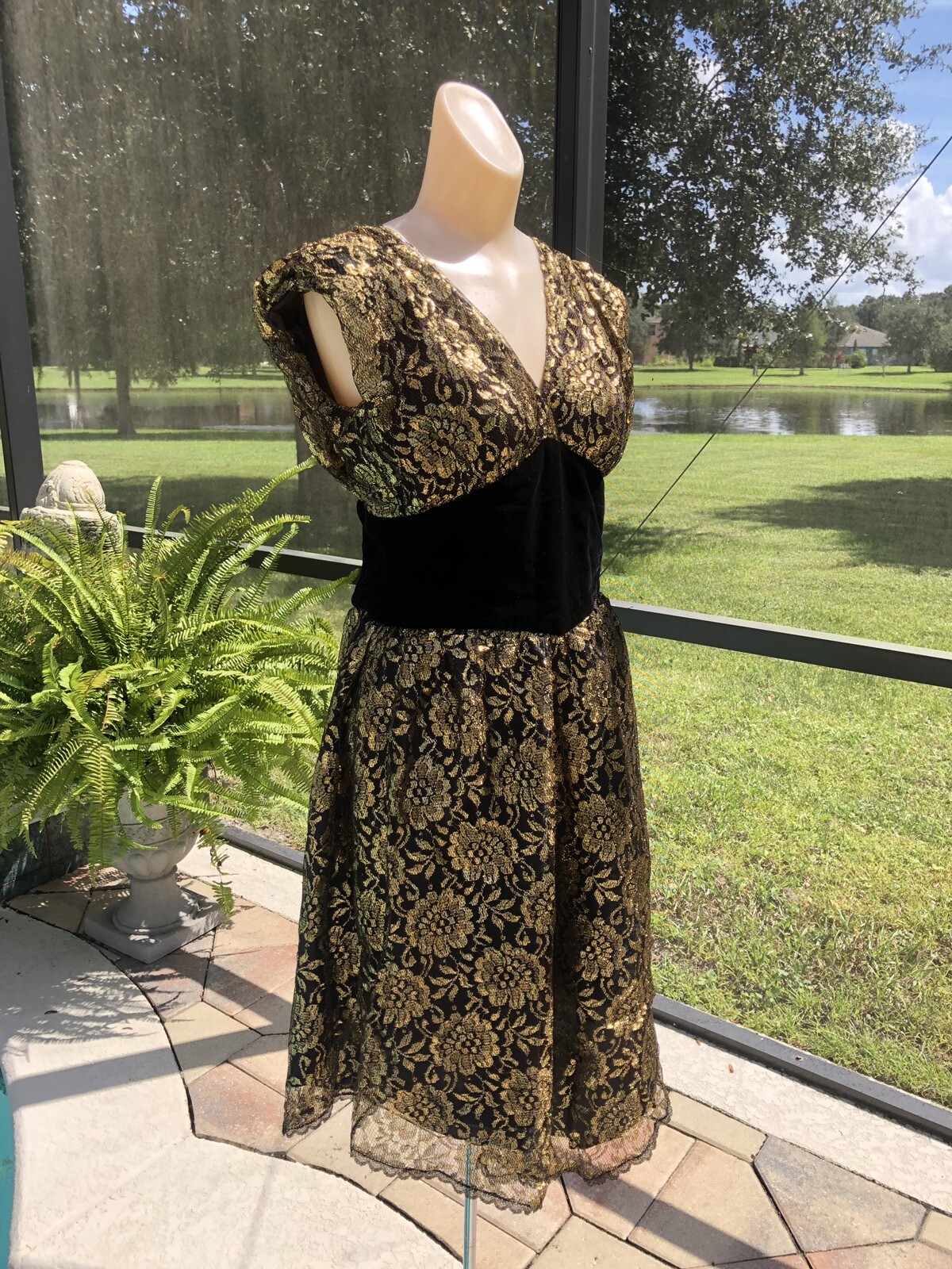 ✨True Vintage Metallic Gold Lace Black Velvet Waist 80s New Leaf by Samir Dress✨