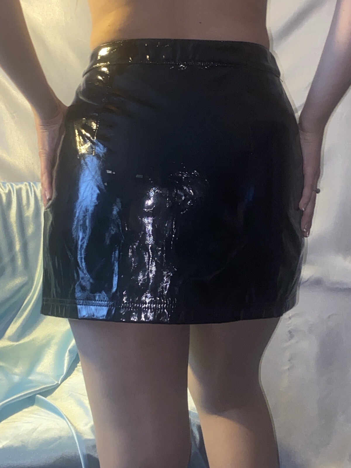 VTG pvc vinyl rubba zipper mini skirt shiny buckles hardware club party 28″ nos