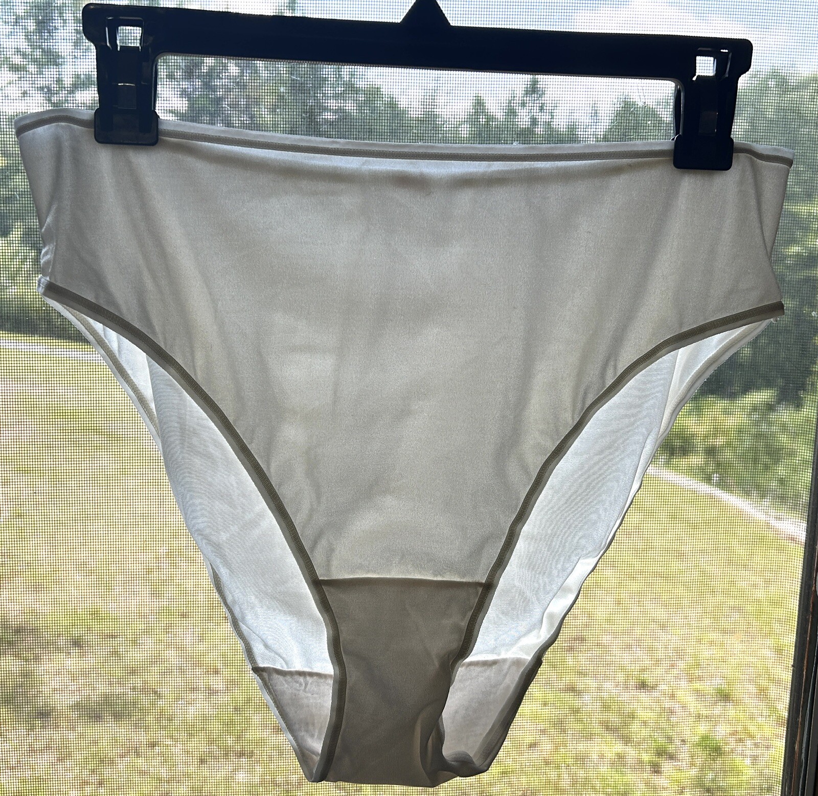 Vtg CACIQUE Second Skin Satin Glossy Hi-Cut 18/20 Ivory Shimmer Panties #194