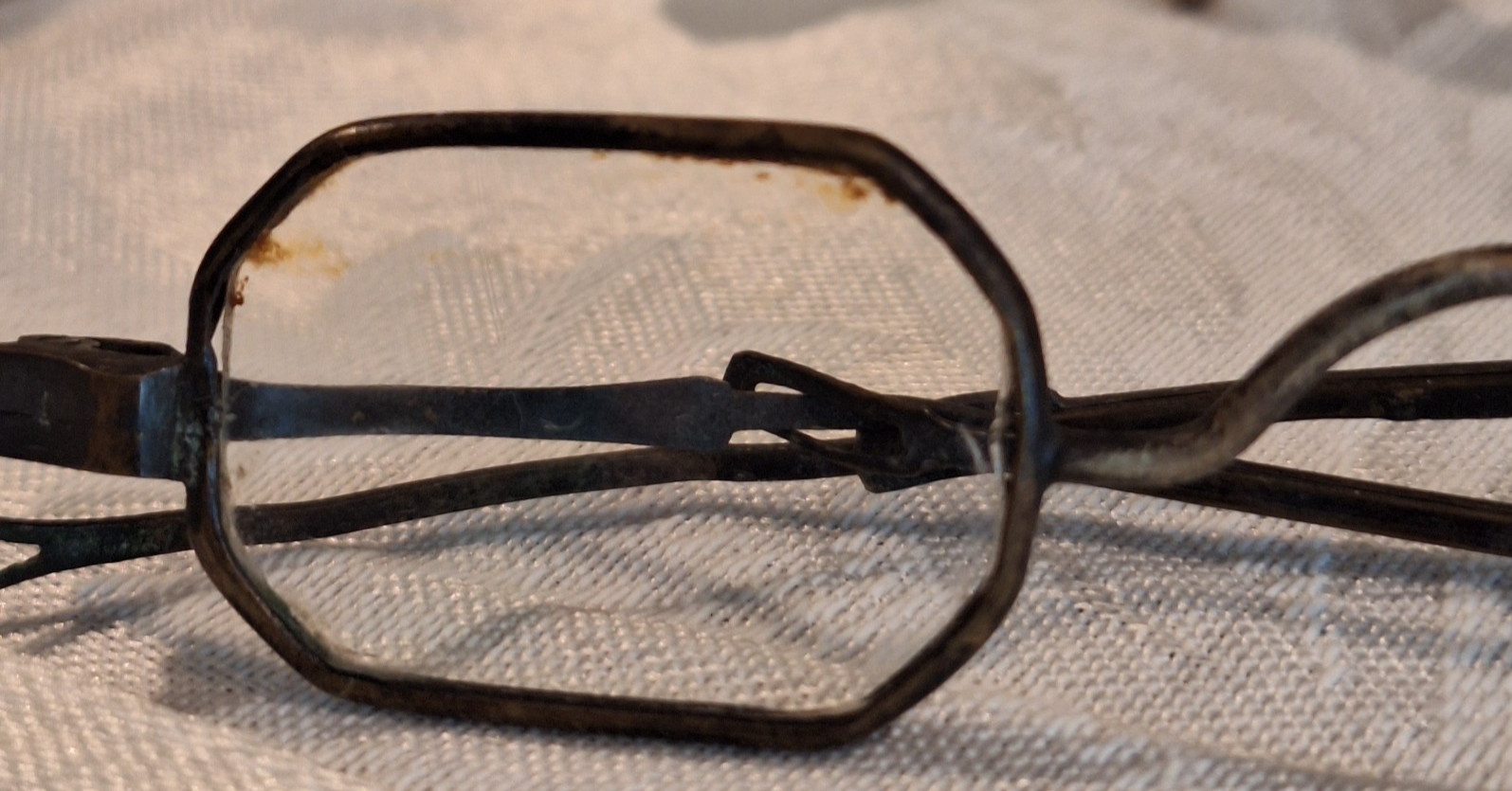 Antique Eyeglasses Spectacles Lot of 2 c1900 Oval Octagon Wire Rim w/Case Vtg