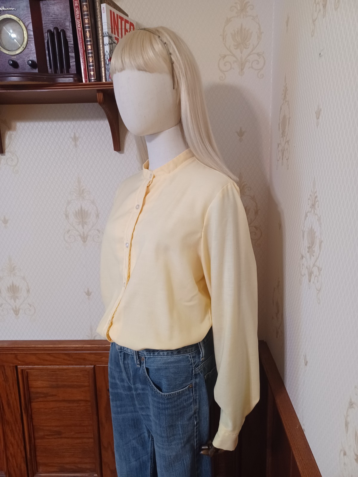 Vintage 1960s/70s Butter Yellow Cotton Blend Mandarin Collar Cottagecore Top