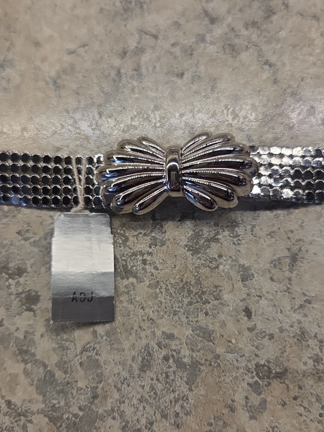 Vintage Whiting & Davis 33″ Silver Tone Mesh Belt Shell/Bow Buckle .5″ Wide
