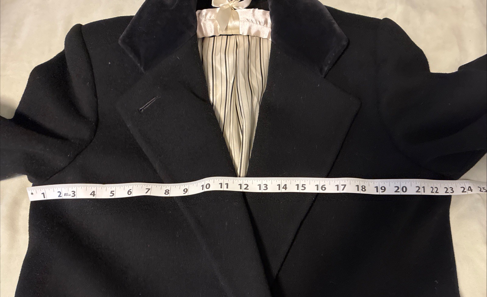 Vintage Bill Blass Black 1980s Long Wool Coat Velvet Collar Size 10