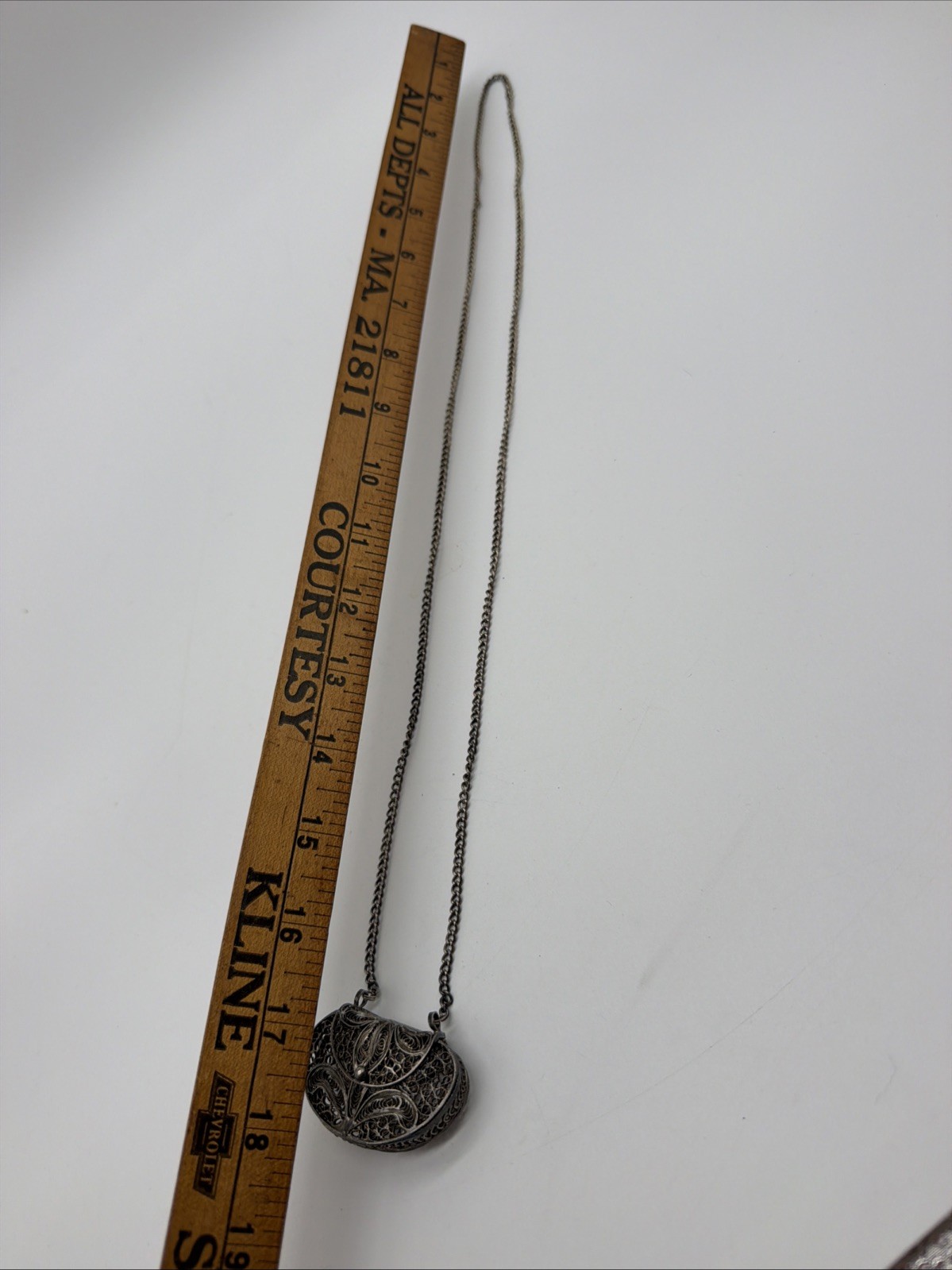 Vintage Aged Silvertone Filagree Mini Purse On Chain Tiny Pill Box Trinket A13