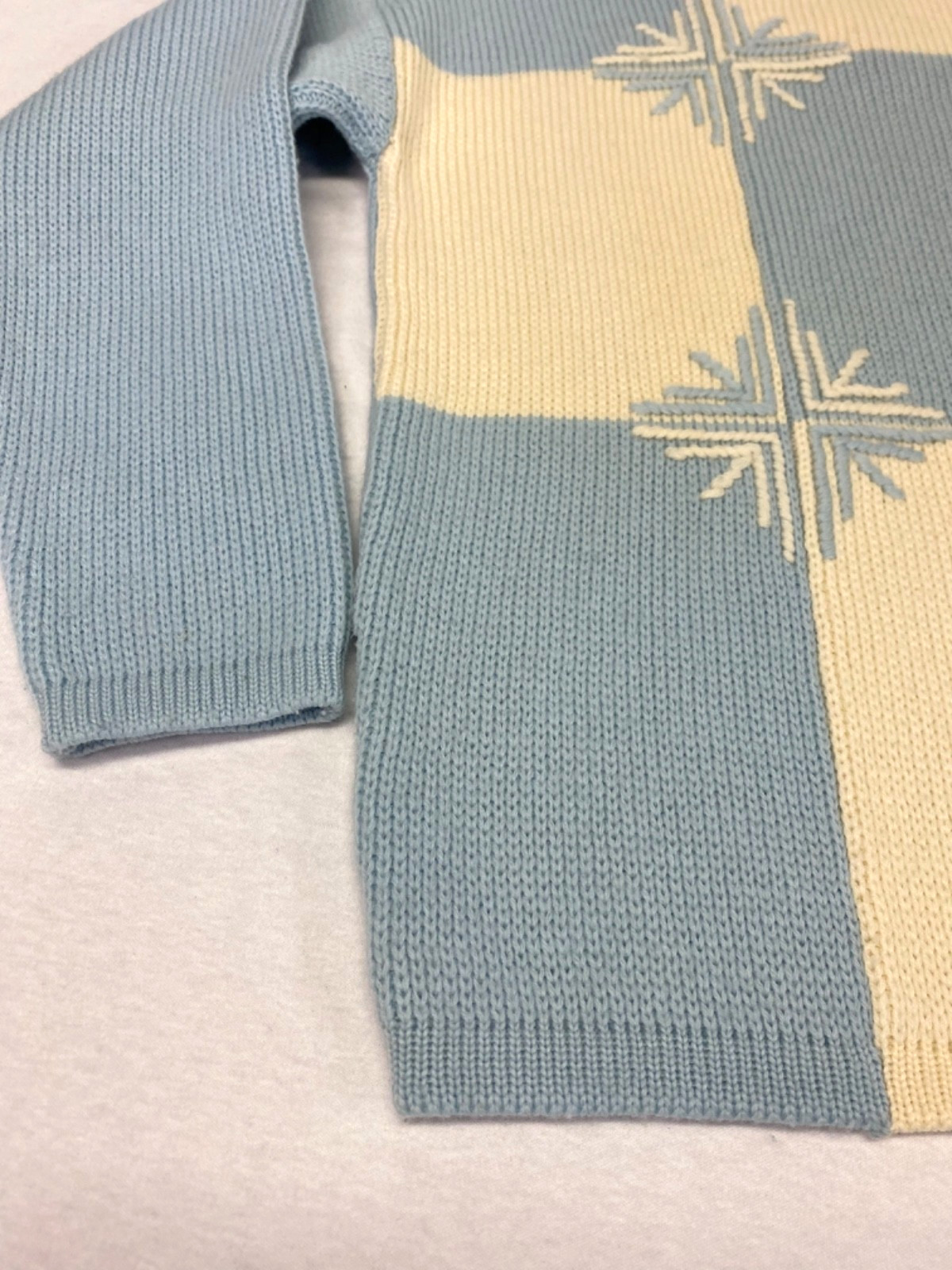 Vintage Sweater Snowflake Knit Blue & White Winter Pullover Aspen Mountain CO