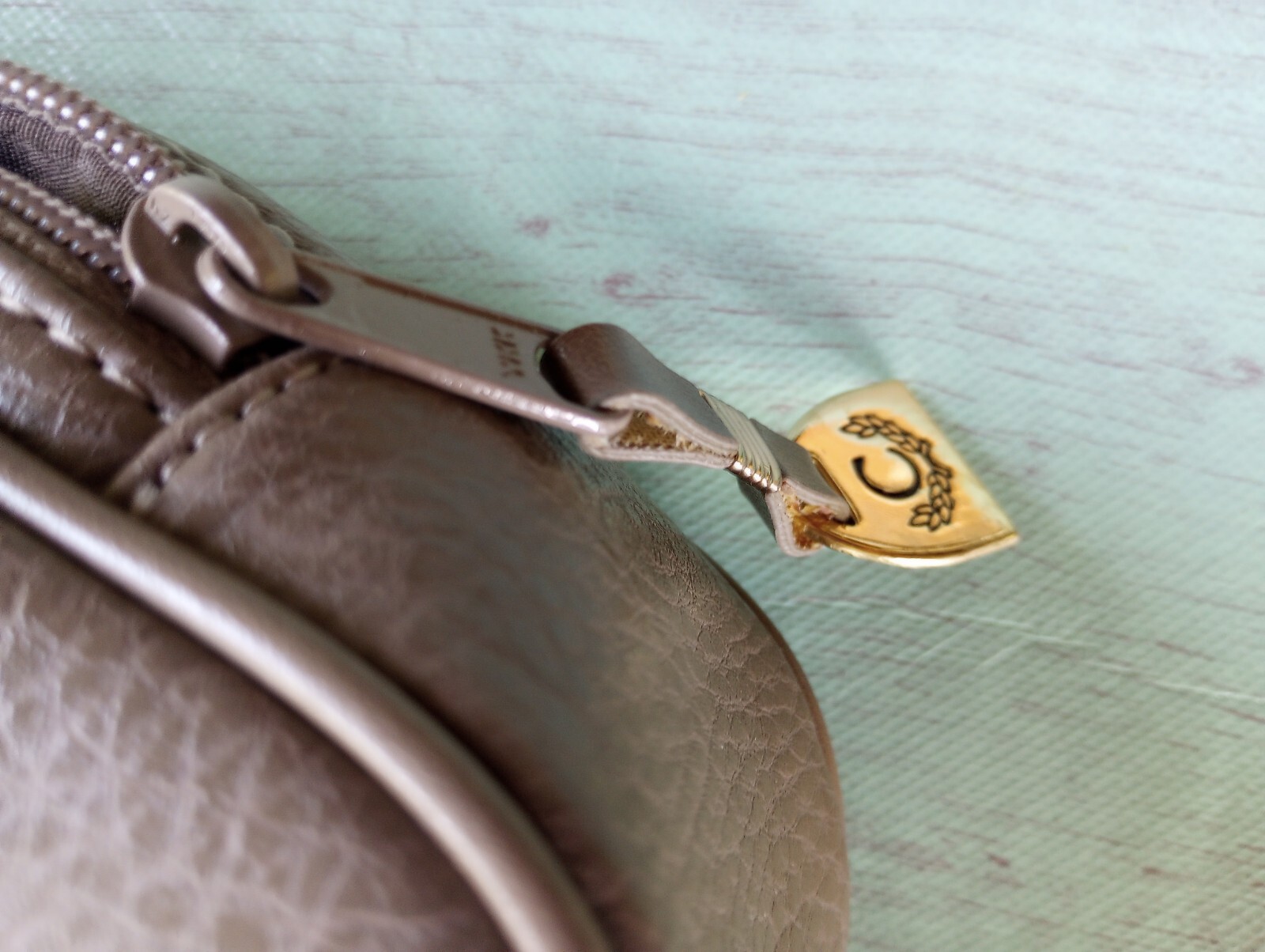 CHAUS CROSSBODY SHOULDER BAG Tan Textured LEATHER Made in Korea