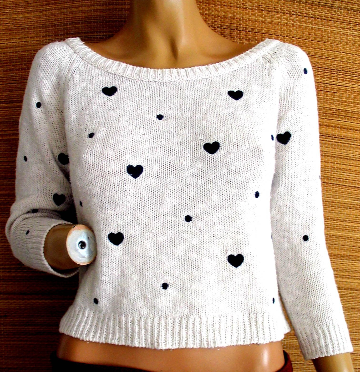 VTG Stradivarius Asos white cotton sweater w/ navy blue hearts woven in, M