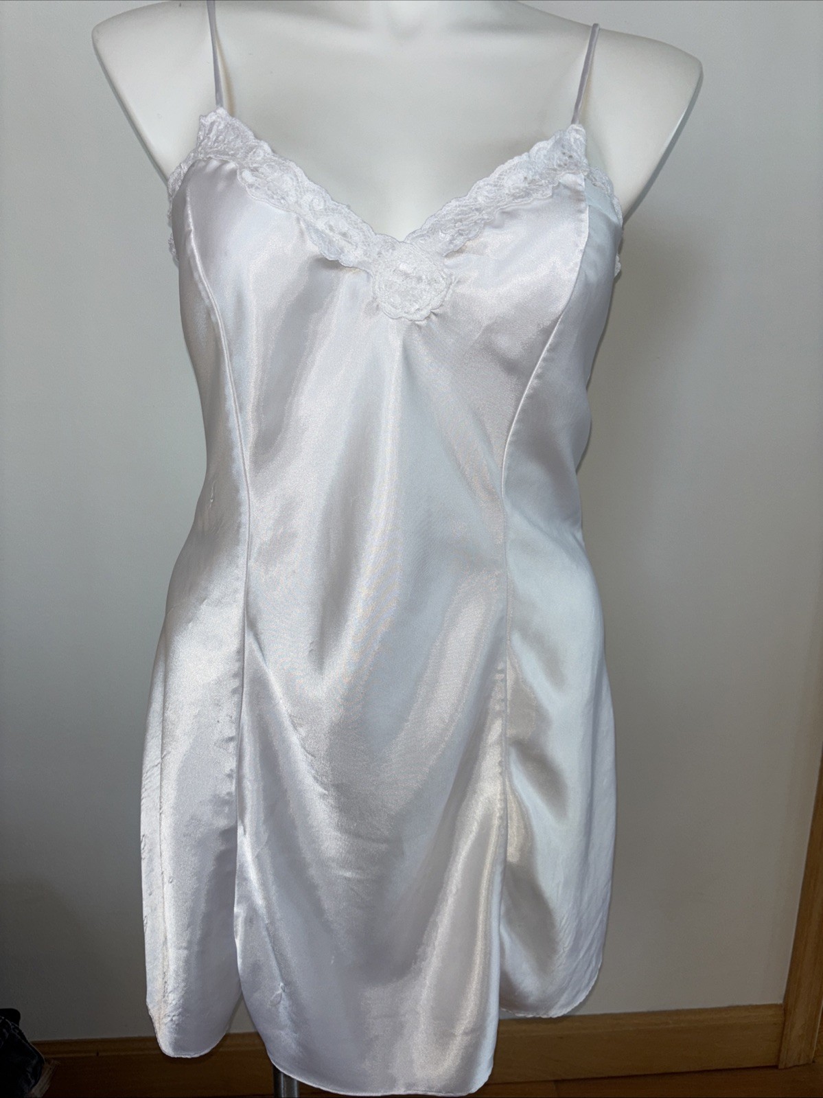 Vintage Gilligan & O’Malley Satin Lace Slip Nightgown White Large 90s Y2K Bridal