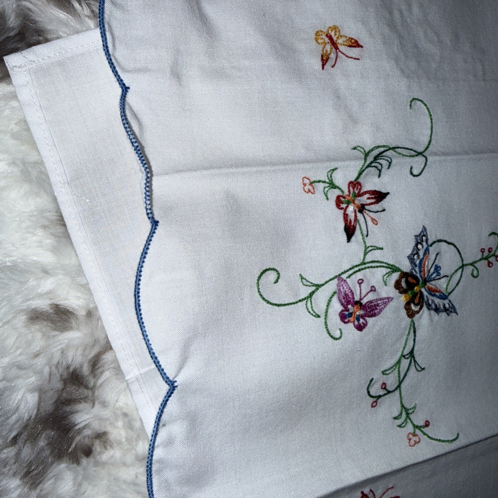 Vtg Antique Linen Embroider Ladies Hankies Lot Of 3 Butterflies Floral 16×11″-