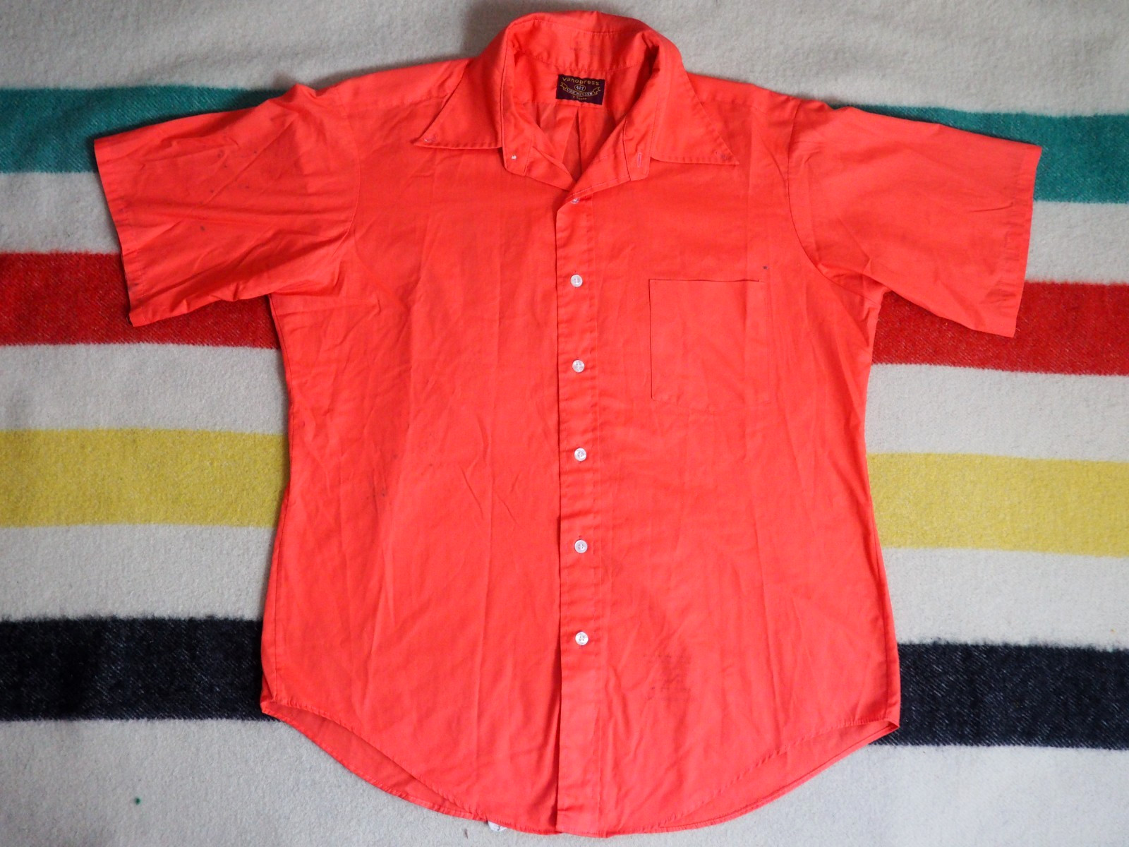 VTG 70s Van Heusen Vanopress Salmon Pink Polycotton Pocket Button Shirt Mens XL