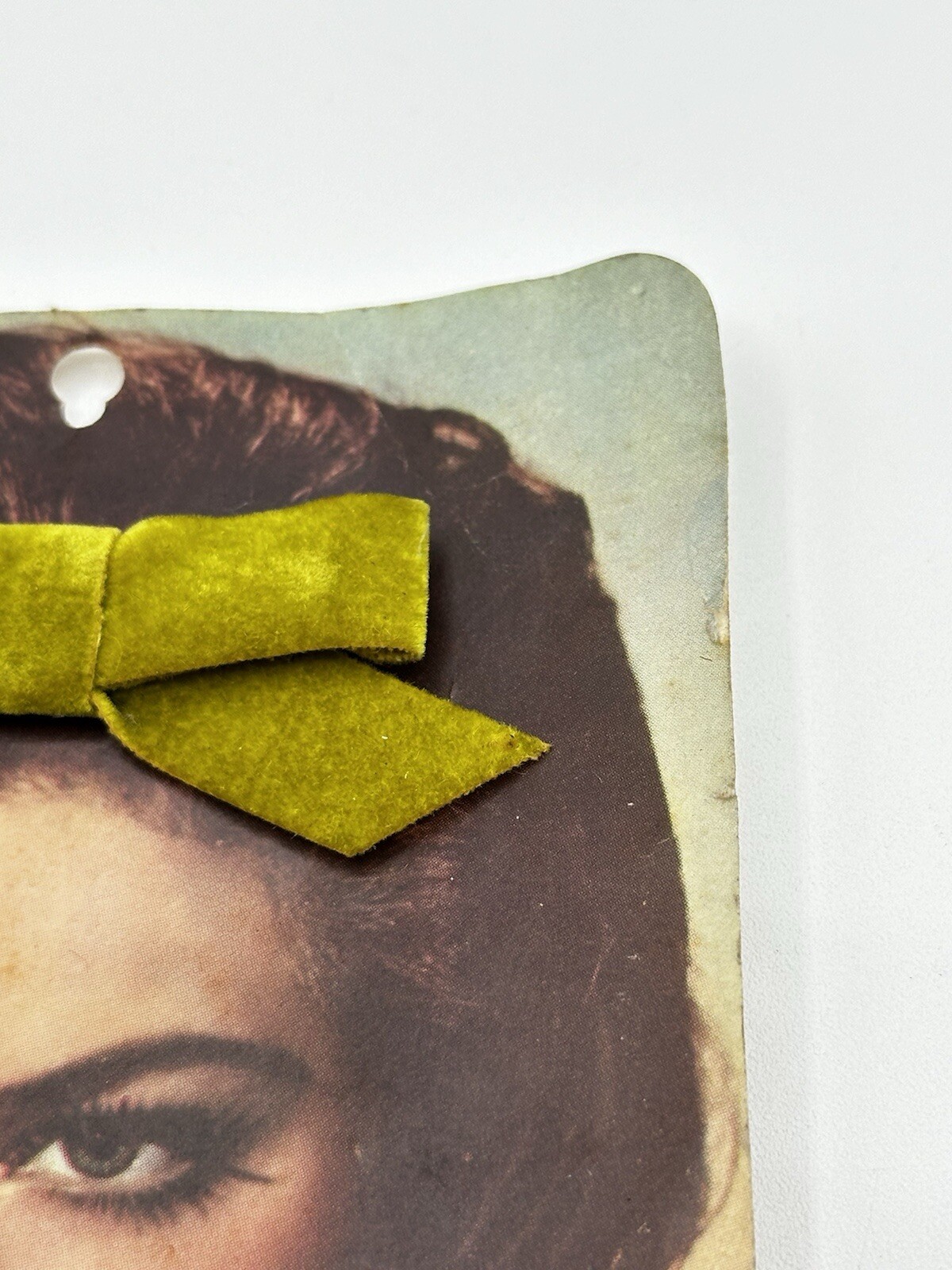 Vintage 1960’s Green Velvet Hair Clip La Nueva Linea de Paris