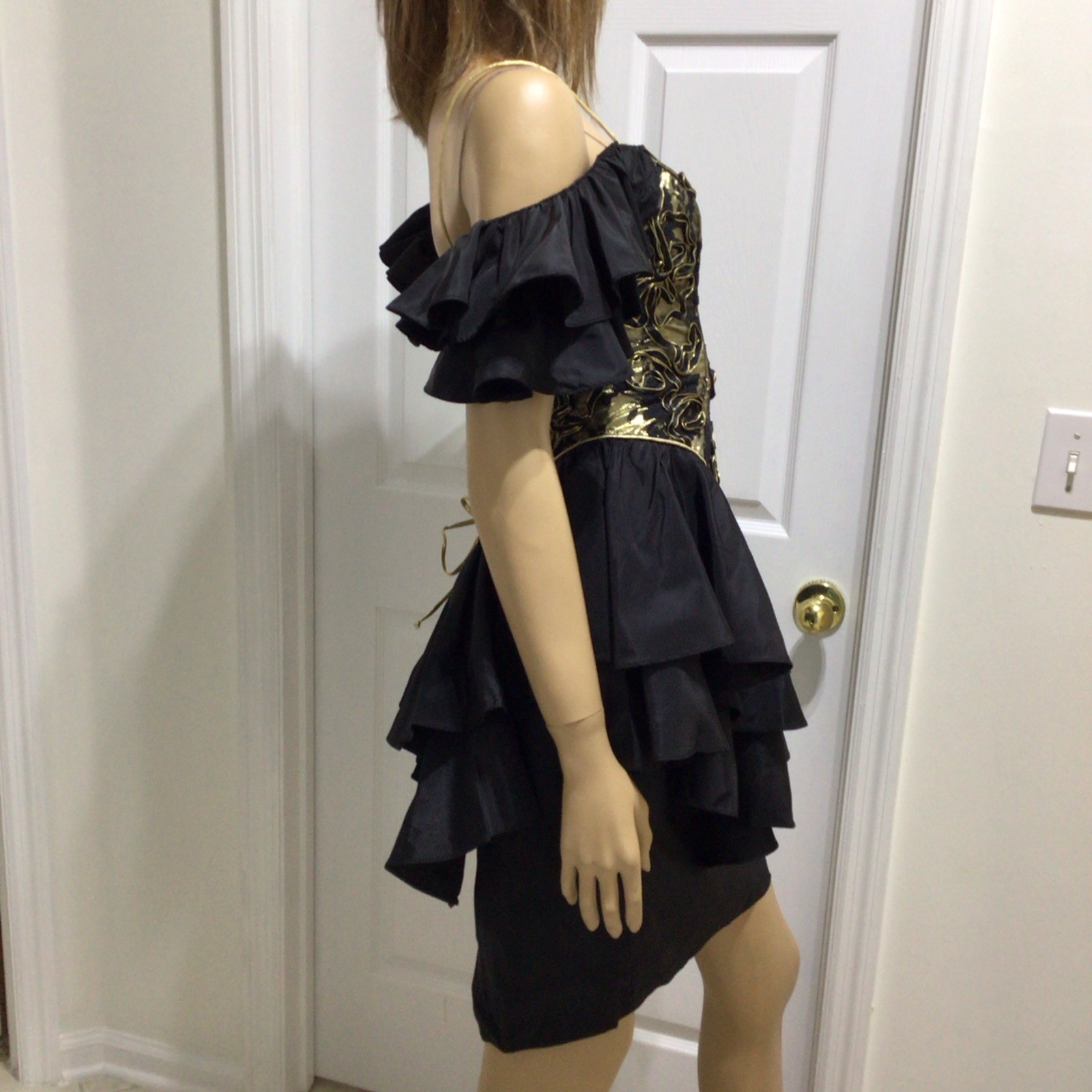 NEW LEAF vintage 70’s BLACK GOLD Lace Cocktail Dress Ruffle Sz 4