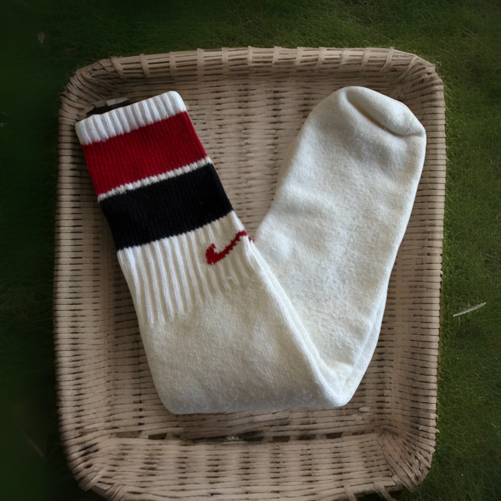 Nike Mens Sportswear Everyday Essential Tube Red Black ONE PAIR Socks 21”