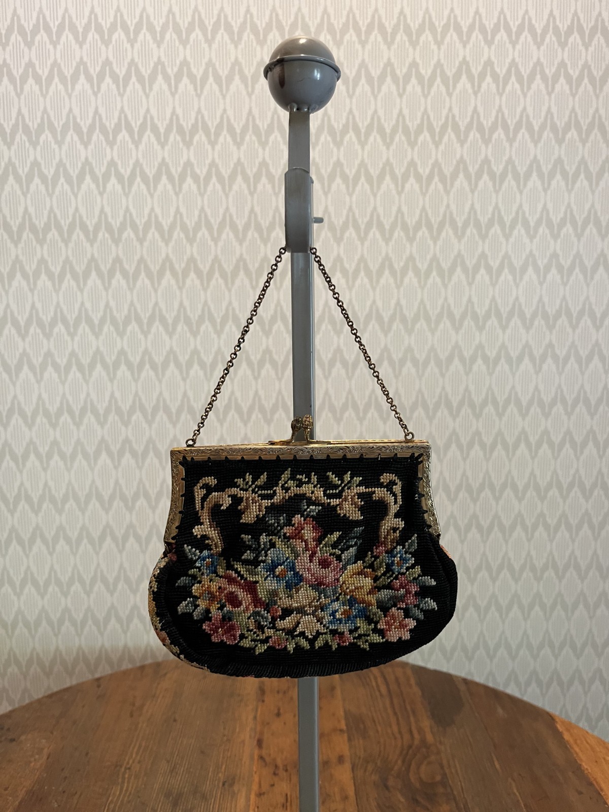 Vintage Floral Petit Point Needlepoint Purse Clutch Kiss Clasp Ornate 1950s EUC