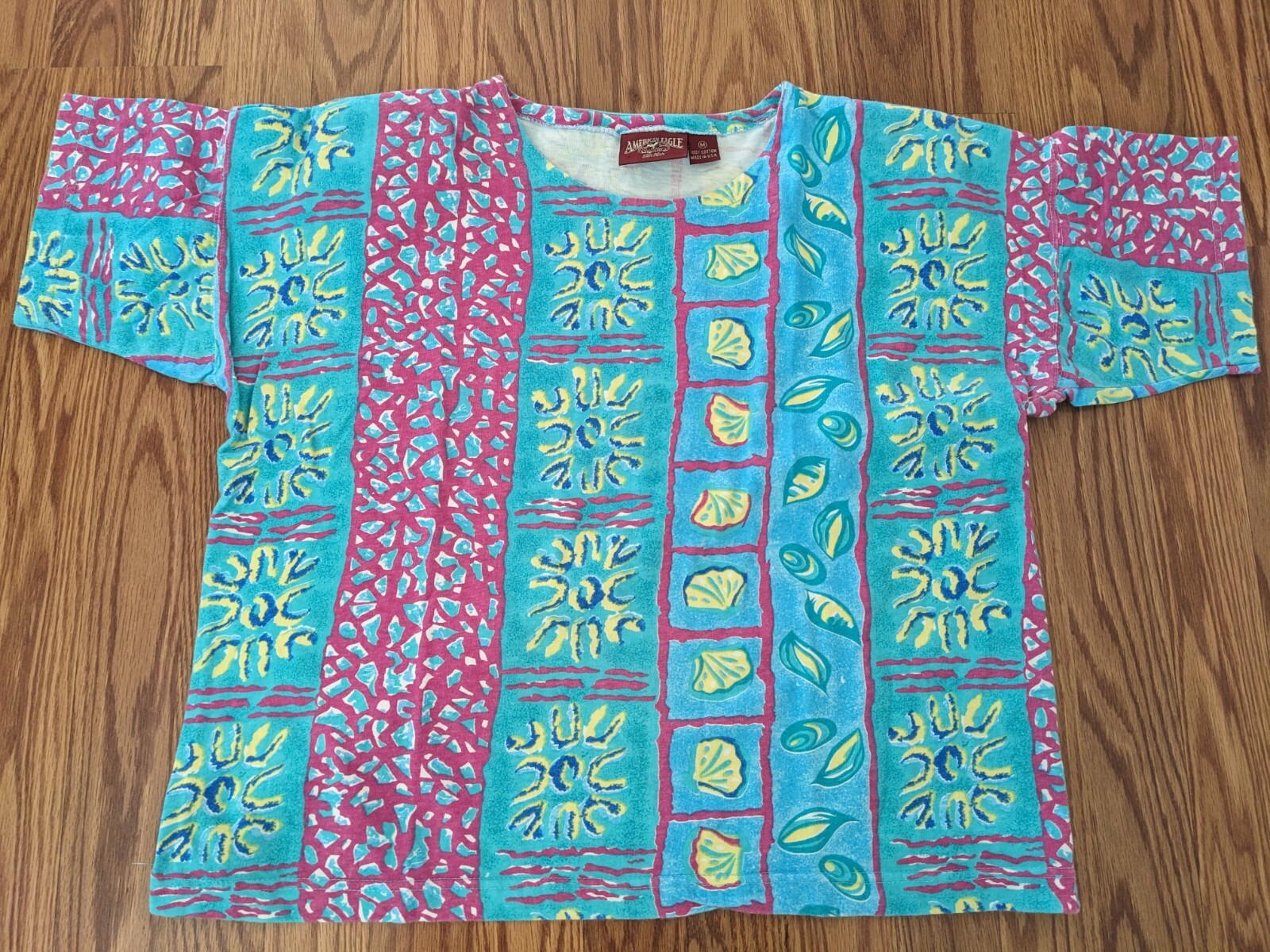 Rare American Eagle Outfitters for her 80s 90s cropped 100% Cotton colorful top