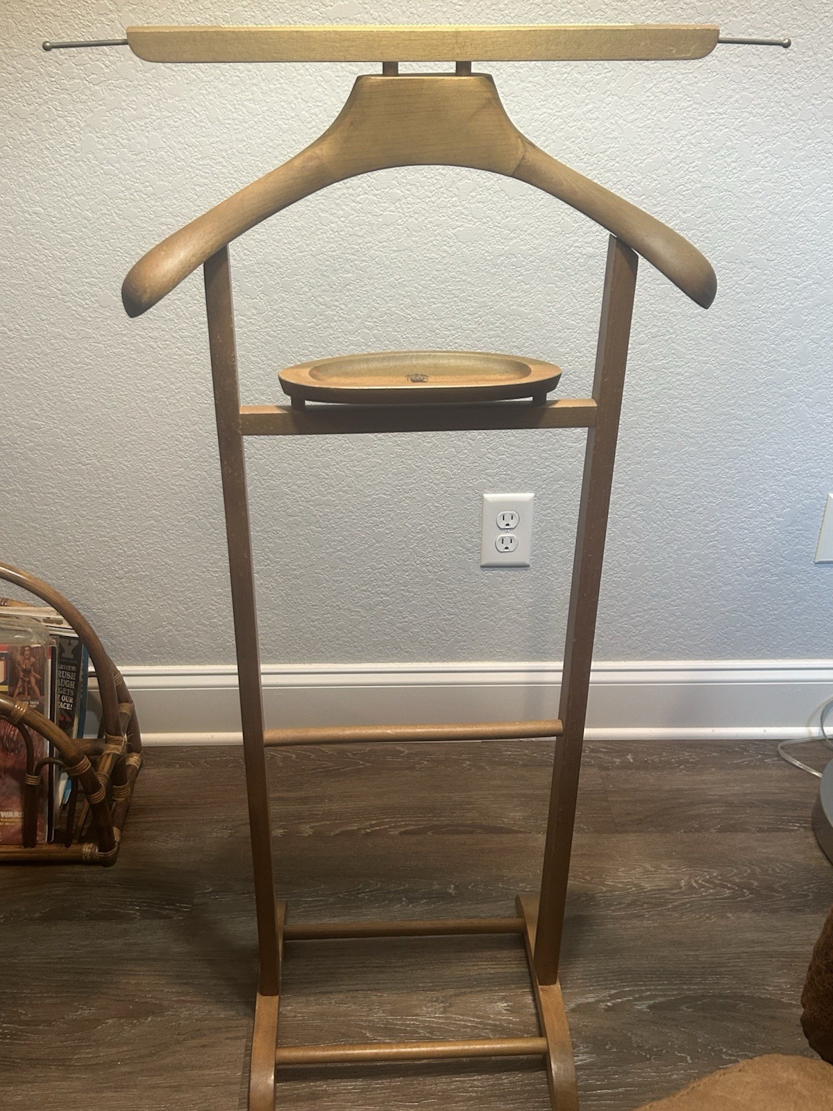 SPQR Made in Italy Wooden Valet Clothes Stand w/ Hanger Top & Tray Brown